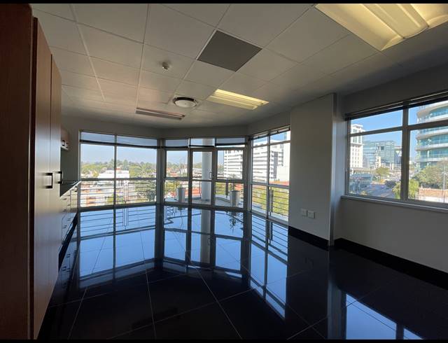 1,632M² OFFICE TO LET IN SANDTON CENTRAL